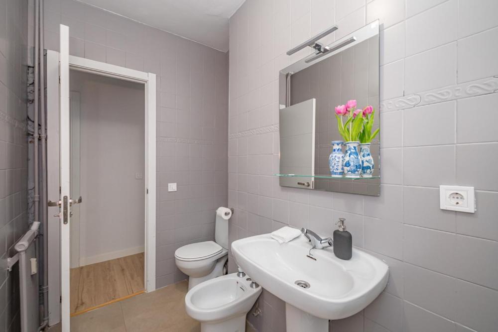 Madrid Rio Rooms Экстерьер фото