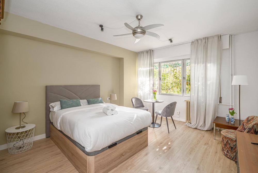 Madrid Rio Rooms Экстерьер фото
